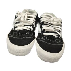Classic Black and White Women's Size 8.5 Men Size 7 Sneakers